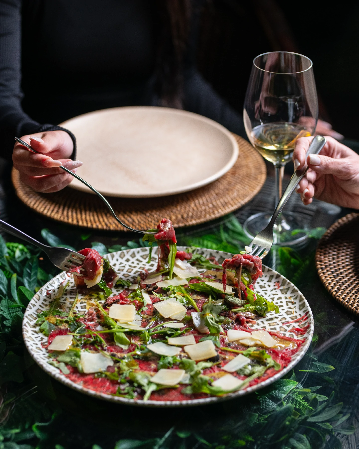 Carpaccio de wagyu con parmesano