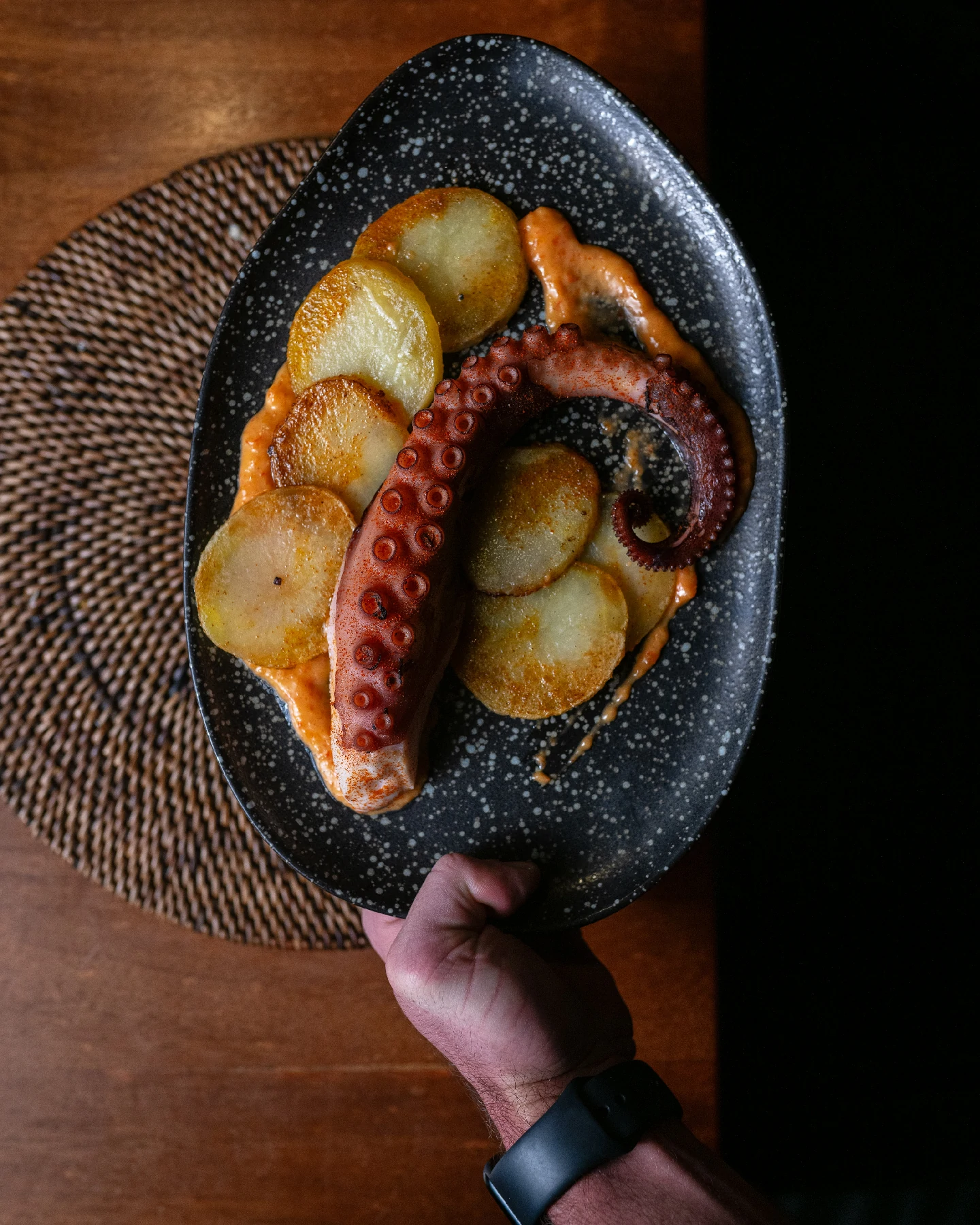 Pulpo Savage a la brasa con papas