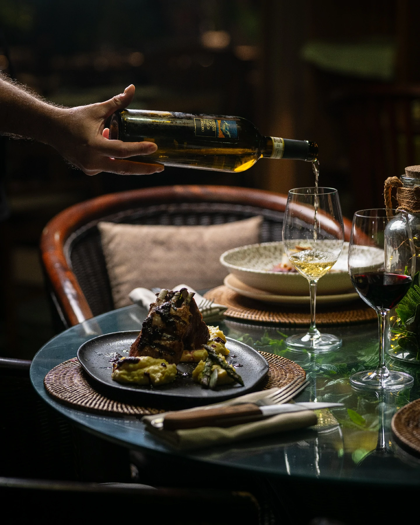 Servicio en mesa en Savage Tenerife, steakhouse en Playa de las Américas